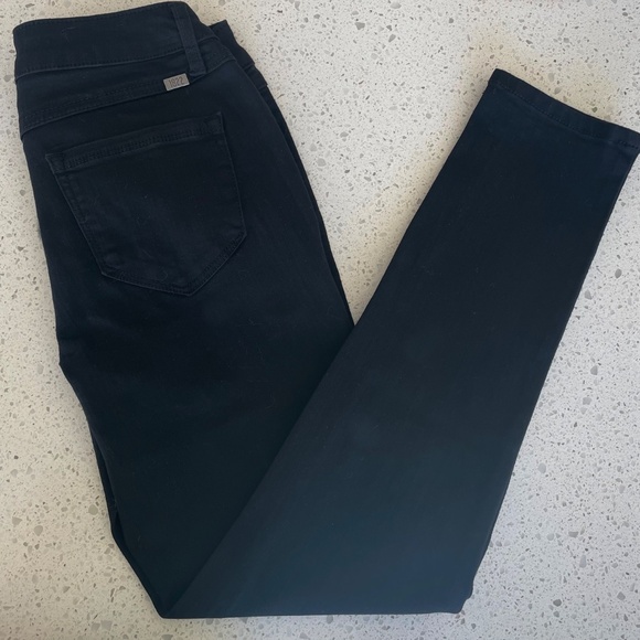 NWT 🦋 1822 Slim Straight Black Jeans | size: 6 - Picture 7 of 14